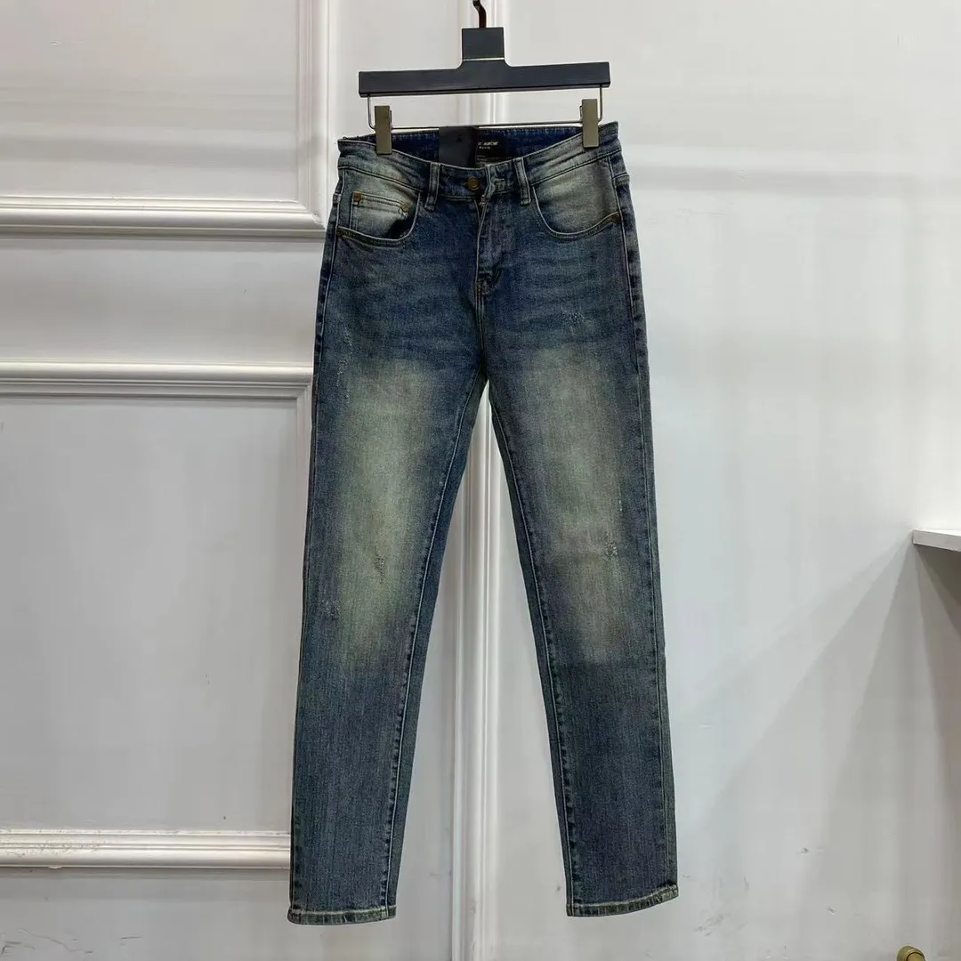 💰146 model number k58 🔥Autumn hot style SAINT LAURENT SLP Saint Laurent counter new jeans!  Yves Saint Laurent's top-quality super soft high cotton washed denim fabric! The cost of washing each piece is as much as three times that of conventional craftsmanship. The touch is extremely delicate. Once you get it, you really can’t put it down. It has a full sense of luxury! The real counters use materials worth more than a thousand yuan, giving you an unparalleled sense of luxury!  Details after details! Yves Saint Laurent’s latest debut model this year! The whole body has a simple and elegant design, the back pockets of the pants are made of high-quality craftsmanship, and the waistband has a luxurious logo leather label! Extremely exquisite! Real materials inside, just for the ultimate touch, without sacrificing high cost!  World premiere new product! Hot-selling items at the counter, the ultimate luxury! Whether it’s for personal use or as a gift, it’s a king-level choice! No pressure to manage any large business occasions and high-end private clubs! Highly recommended to buy!   Color; high-end blue Size: M-XXL